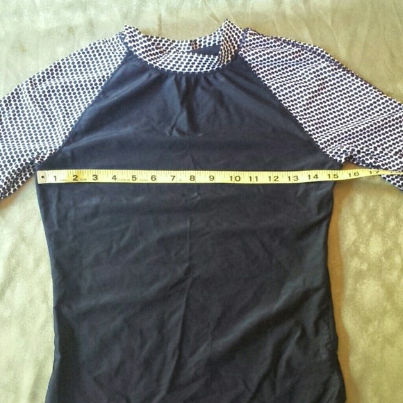 🎁 gifted Old Navy swim shirt - Picture 4 of 5